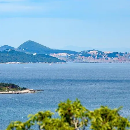 Mi&ni Cavtat
