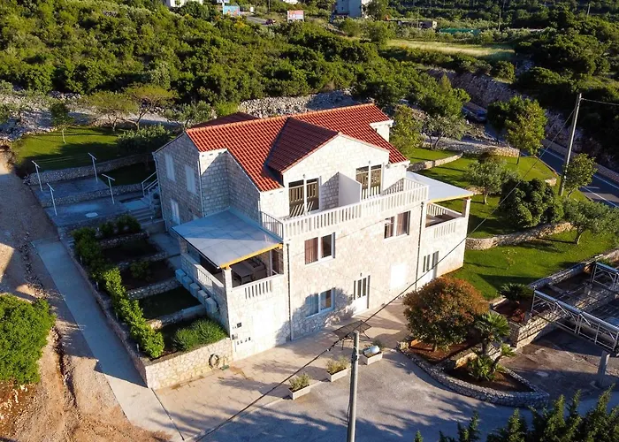 Mi&ni Cavtat